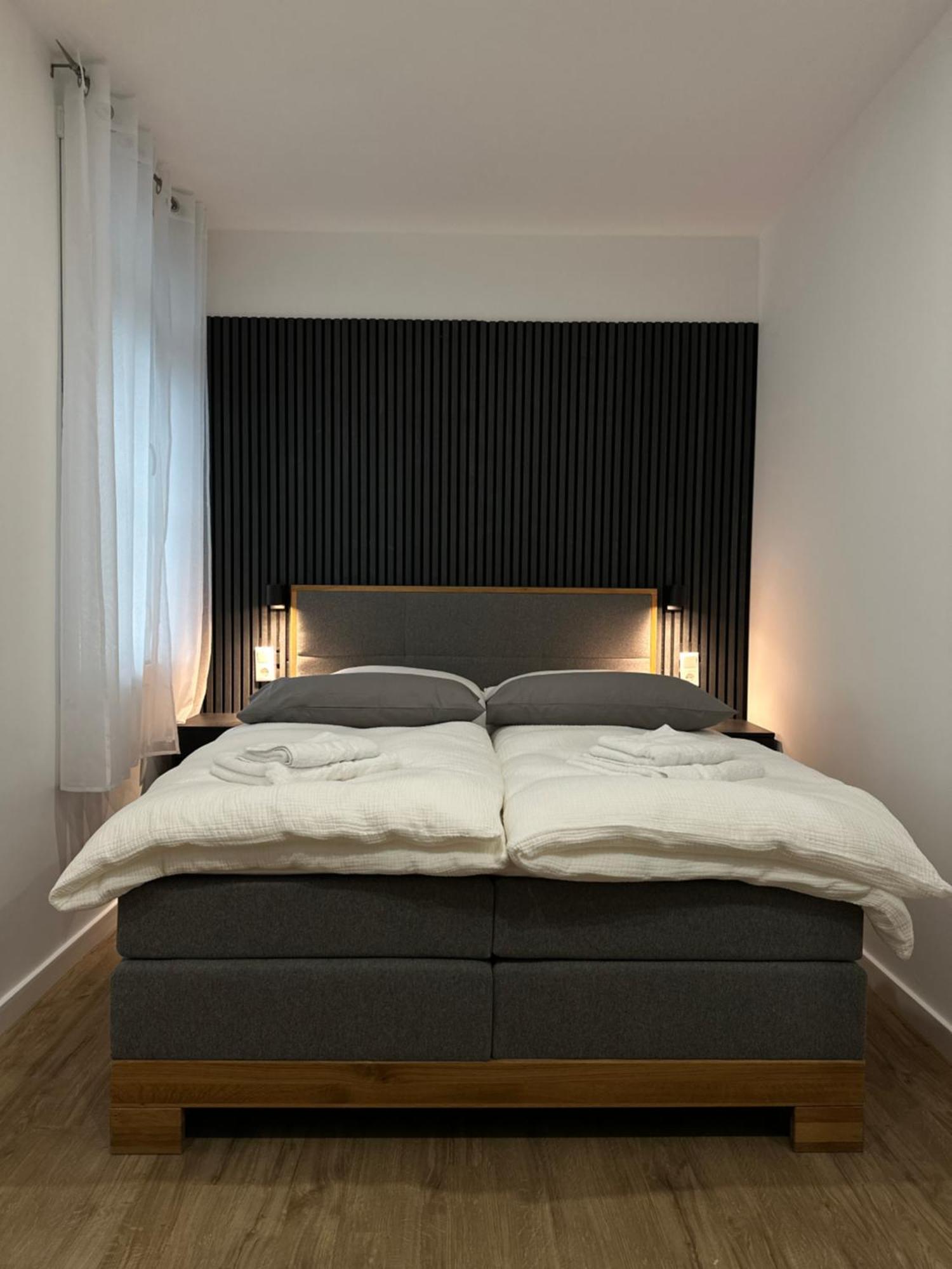 Toka Rooms - An Der Regiobahn Mettmann Exteriör bild